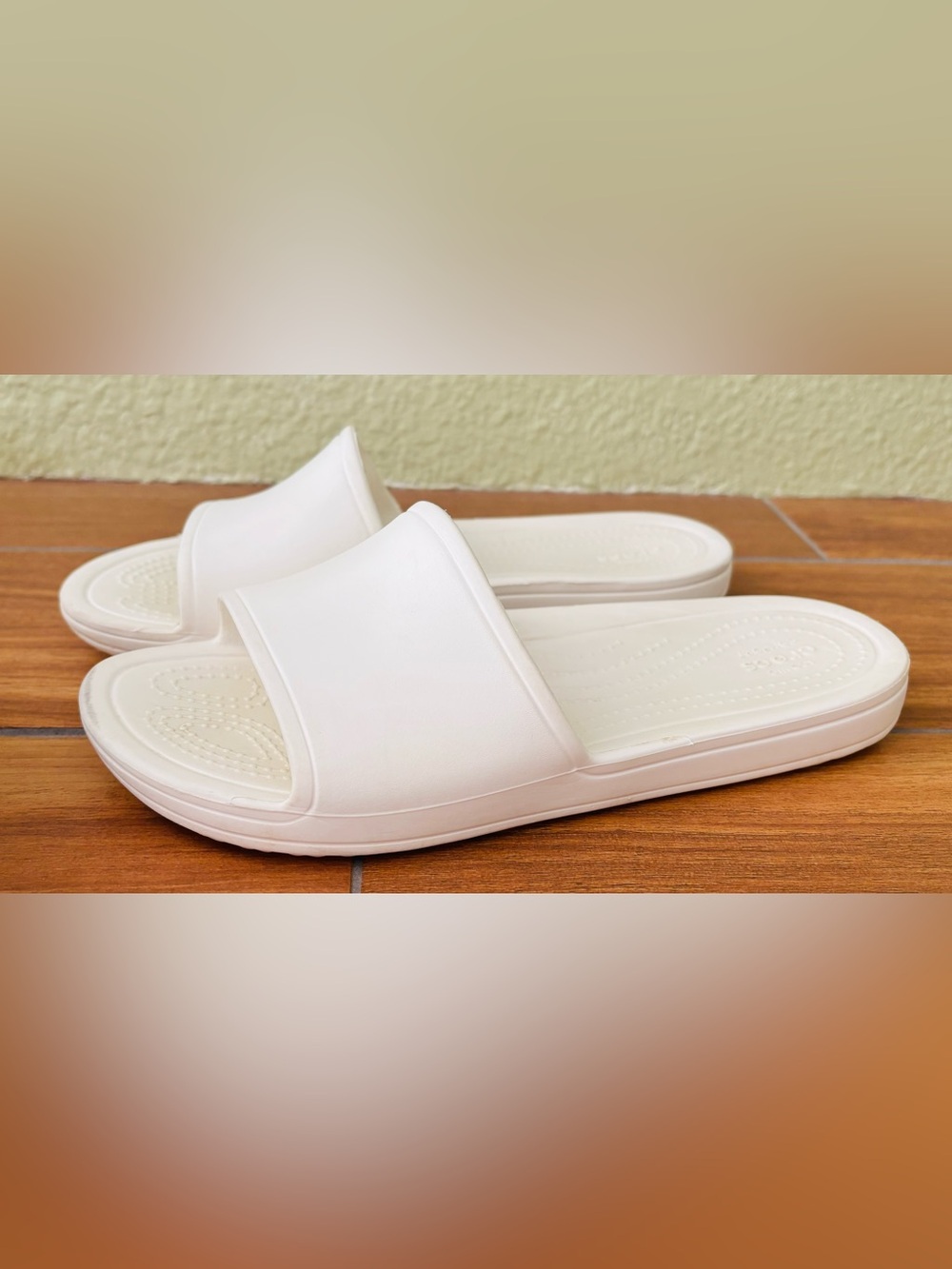CROCS Kadee Slide Sandals in the Color Winter White Size: 8